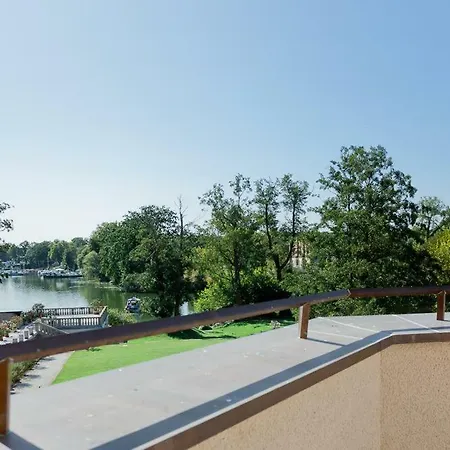Am Jungfernsee 3*